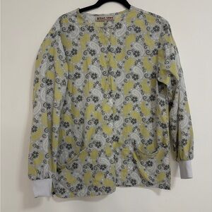 Green town small women’s scrub jacket with pockets